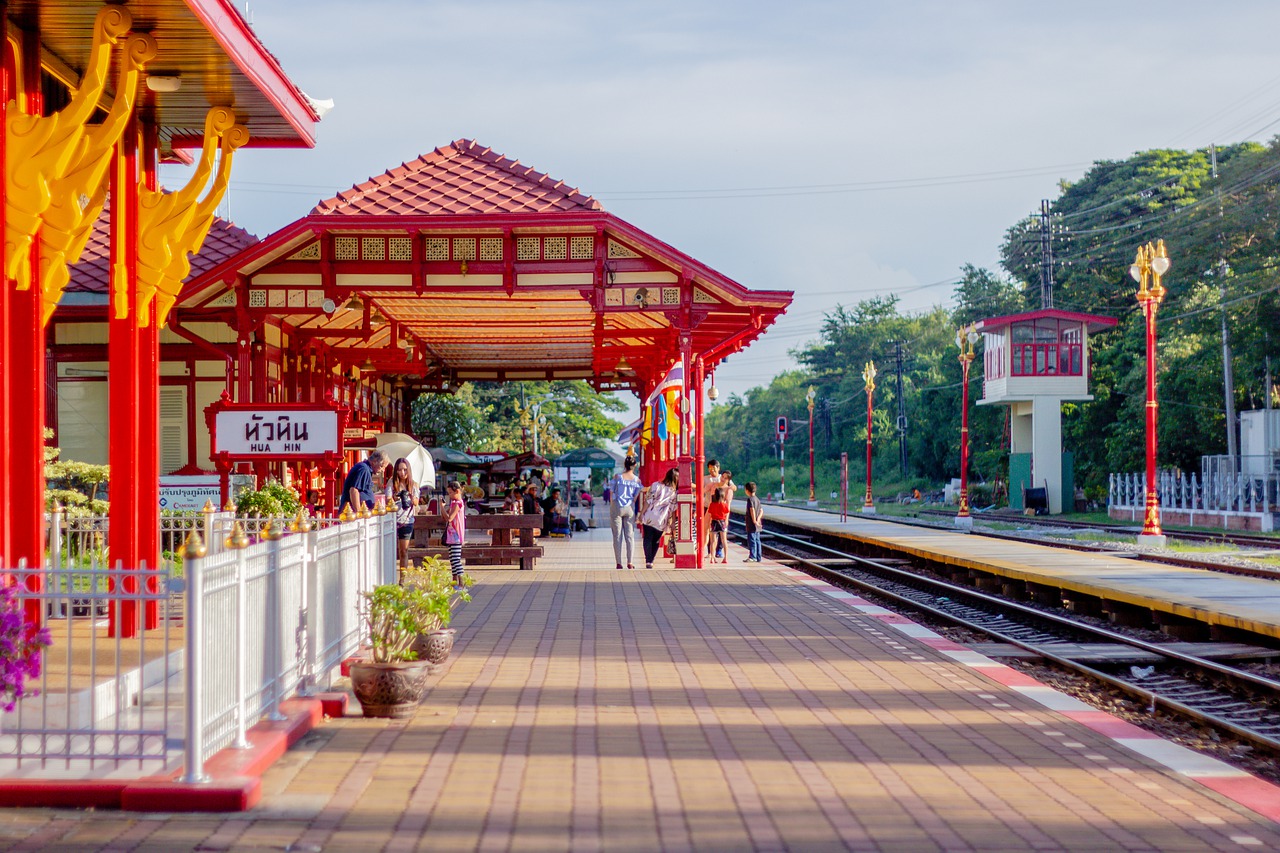 train, railway, platform-6594829.jpg